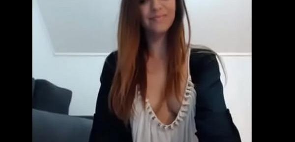  Chica hermosa en Webcam  masturbándose !!!